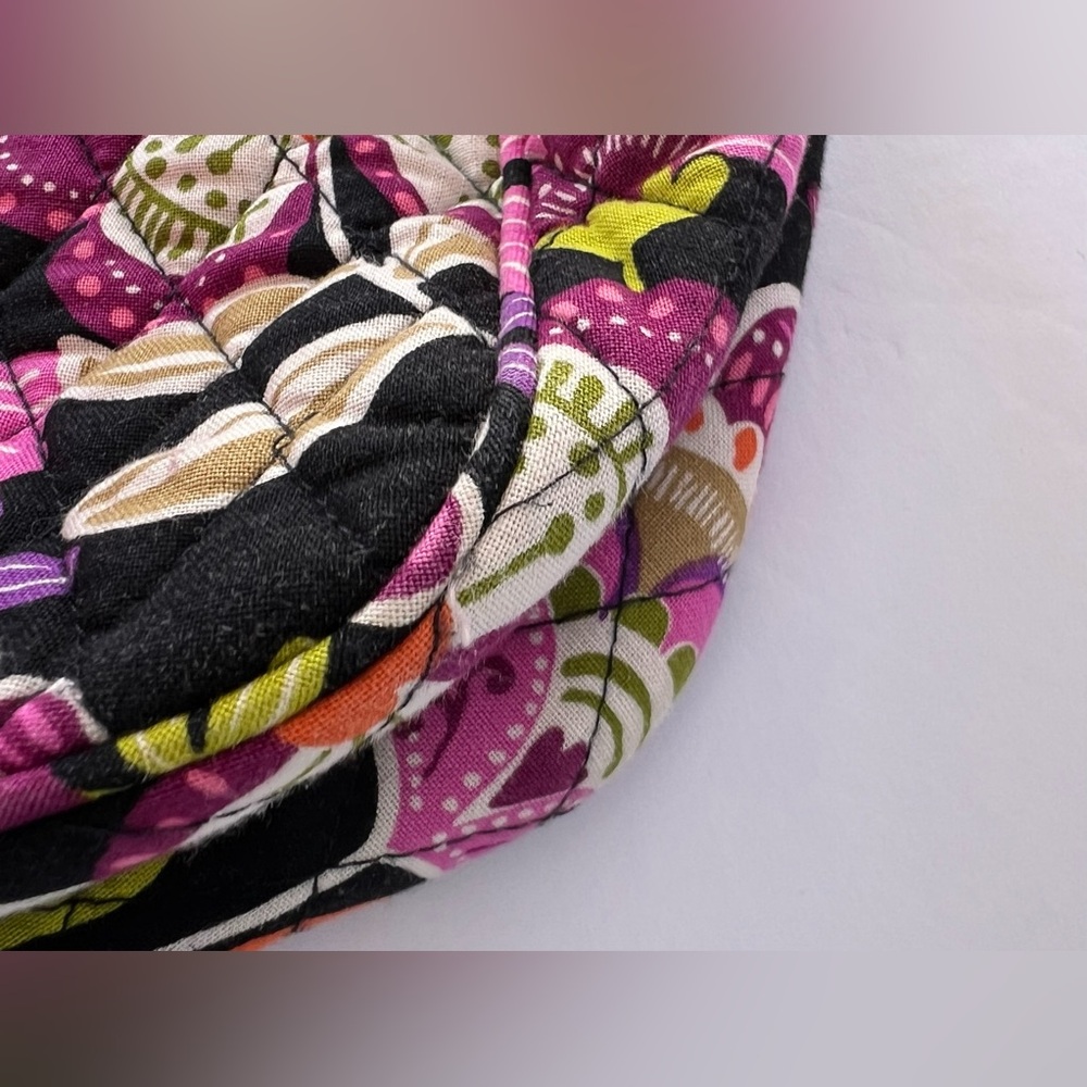 Vera Bradley-  Lunch Bag Purple/Black Medium Floral - Picture 7 of 8